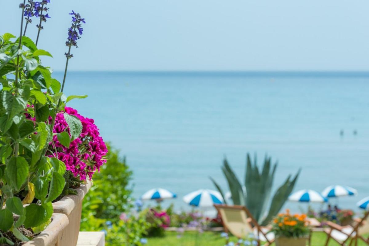 Waves Apartments Melody Glyfada المظهر الخارجي الصورة